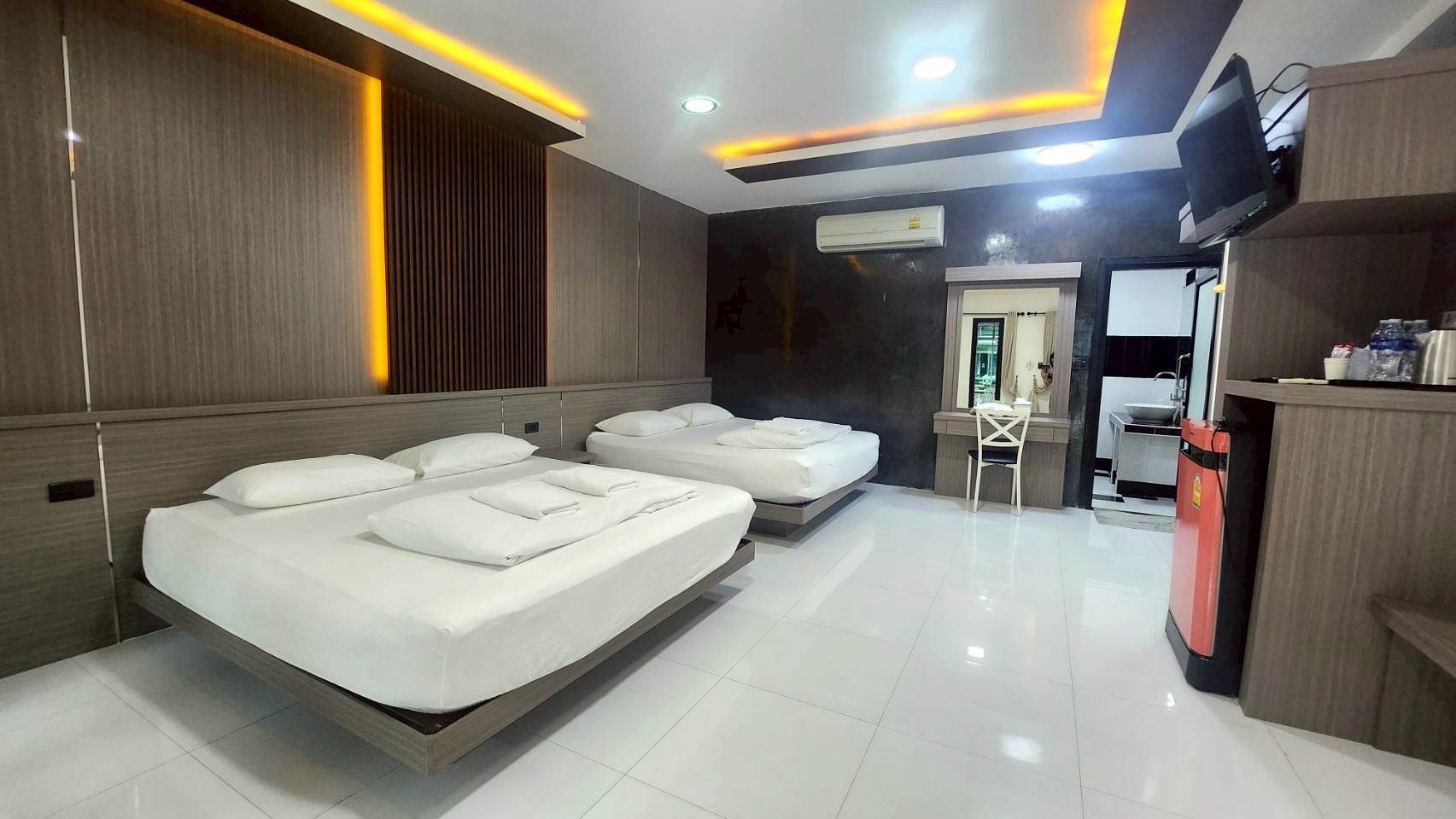 ห้องแจ่มจันทร์ 6